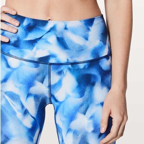 Lululemon Wunder Under Blush Blossom Capri Pants! - Picture 4 of 9